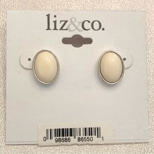 liz & co. | Oval Enamel and Silver Tone Studs | Cream and Silver